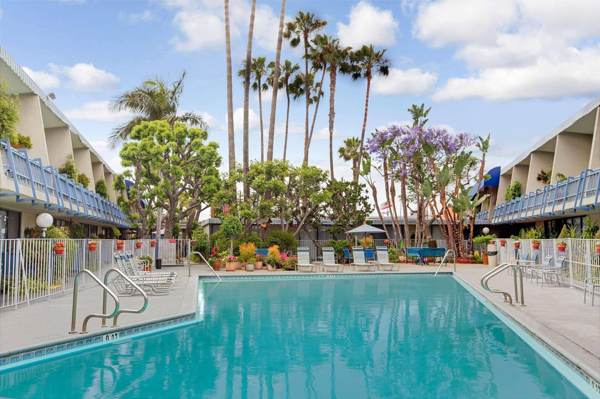Travelodge Hotel At Lax Los Angeles Eksteriør billede