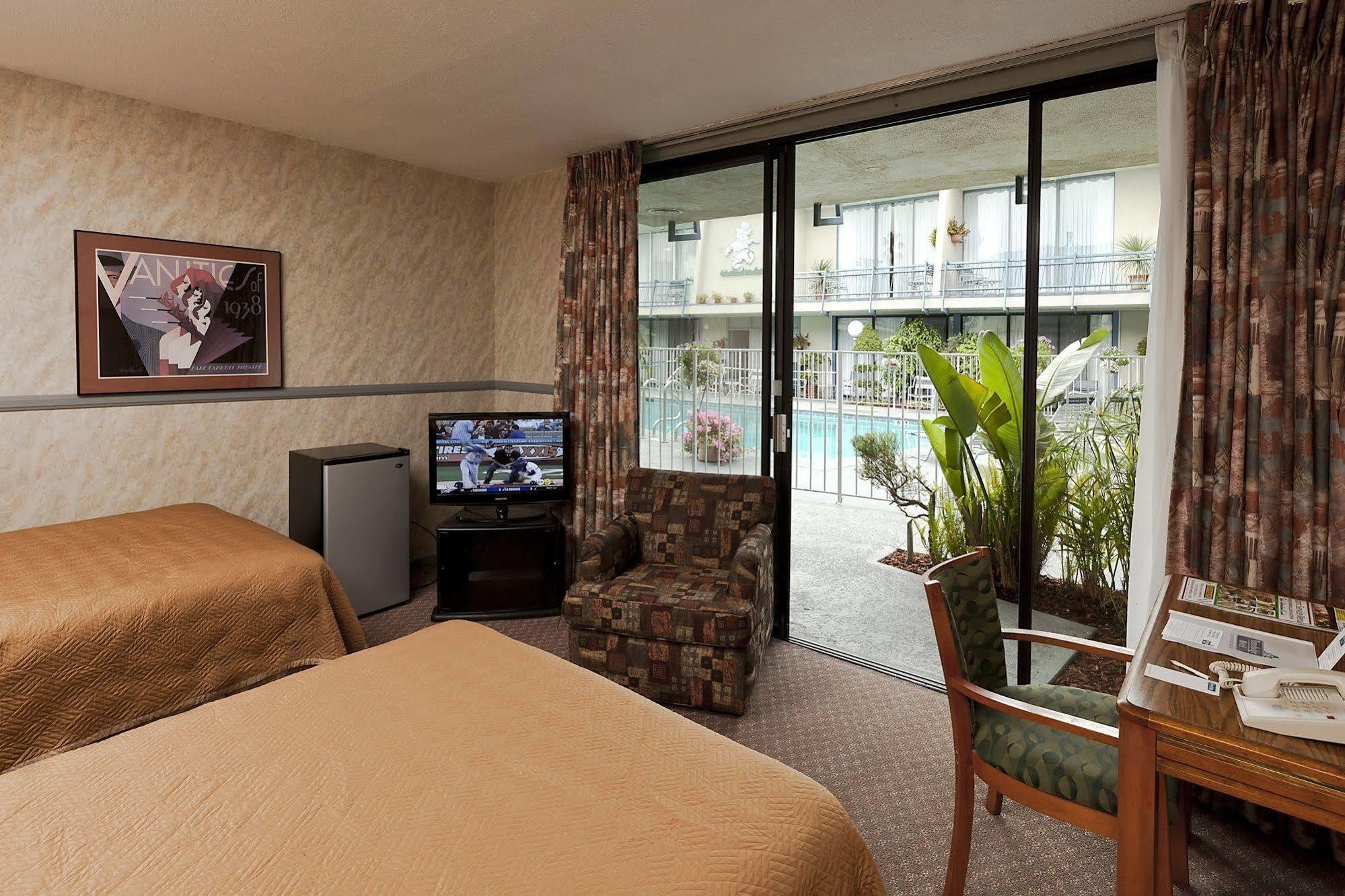 Travelodge Hotel At Lax Los Angeles Eksteriør billede